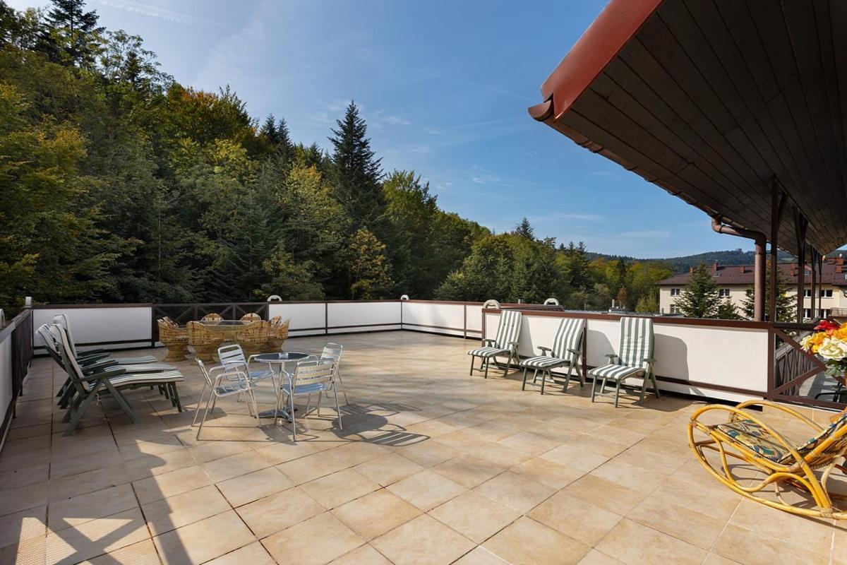 FAMILIJNY Ośrodek Wypoczynkowo - Rehabilitacyjny Krynica Zdrój Hotel Exterior foto
